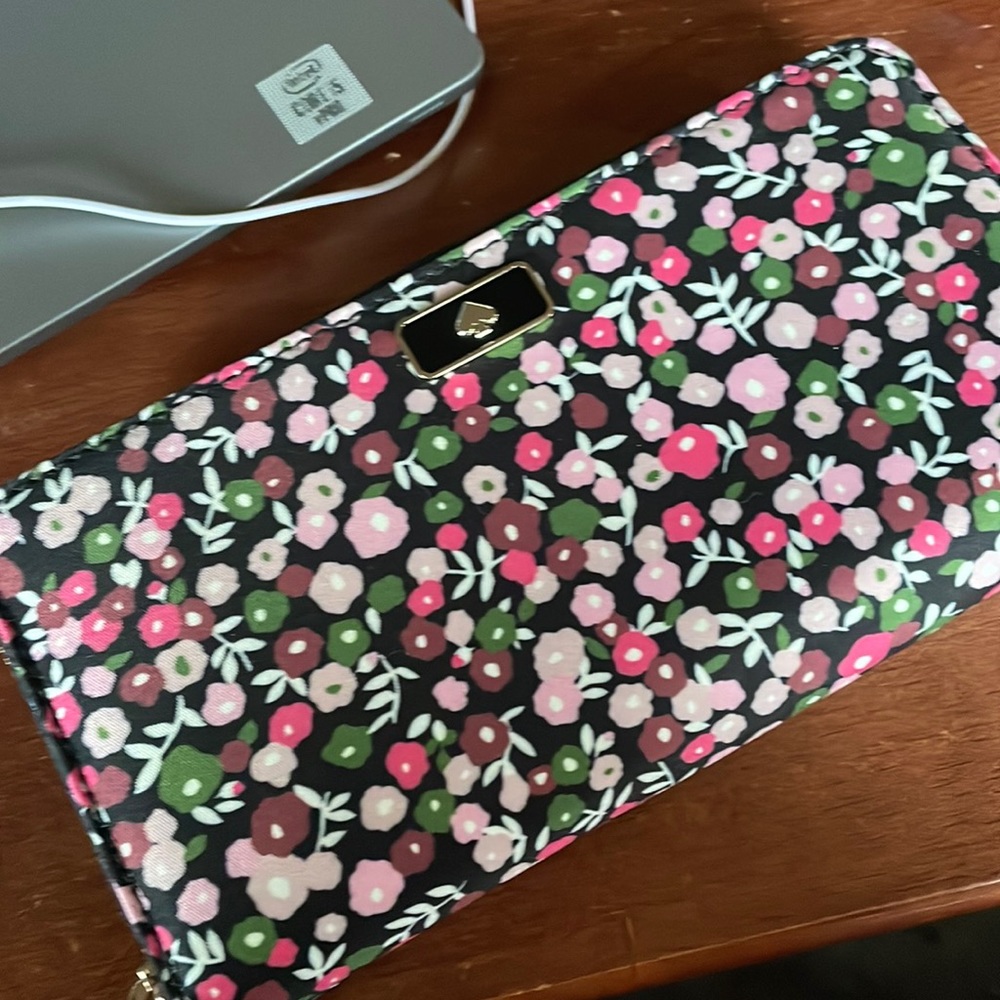 Excellent condition Kate Spade floral wallet